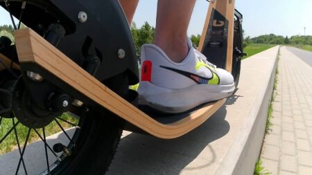 this is boardy, a flexible scooter