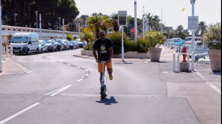 boardy kick scooter speed at 30 km/h (18.6 mph)